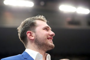 Luka Doncic podría volver este jueves, ante los Spurs, de su lesión en el tobillo