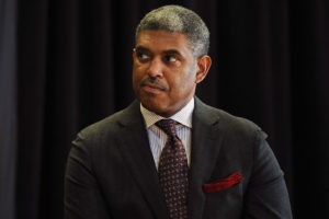 Los Knicks podrían despedir a Steve Mills