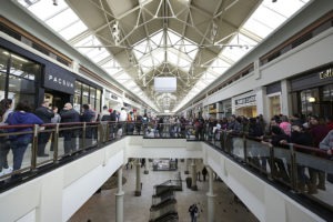 Jugadores de los Thunder evacuados tras producirse disparos en un centro comercial
