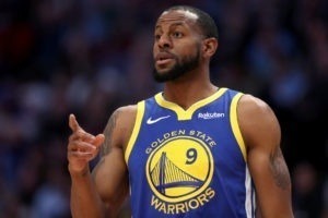 ¿Deberían reforzarse los Dallas Mavericks tras la lesión de Dwight Powell?