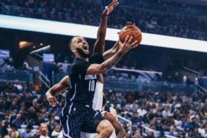 Plácido triunfo de los Magic en Charlotte