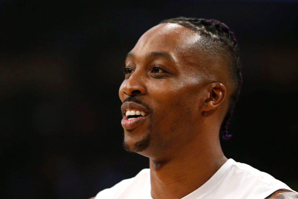 Los Lakers garantizan el contrato de Dwight Howard