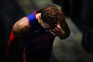 Blake Griffin podría pasar por el quirófano y perderse la temporada