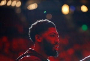 Los Lakers ofrecen la renovación máxima a Davis; él rechaza y entrará en la agencia libre