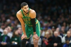 Tatum se lesiona en la paliza de Boston a Memphis