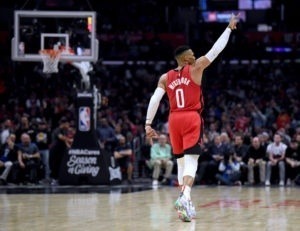 Oklahoma recibe a Russell Westbrook como un ídolo