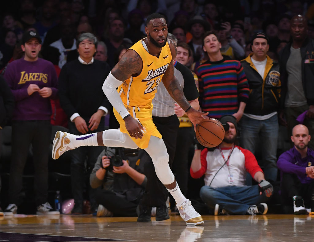 Los Lakers ganan a Phoenix gracias a un demoledor primer cuarto