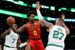 Boston vence con apuros a Atlanta