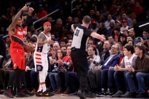 Isaiah Thomas es expulsado a los 88 segundos de partido