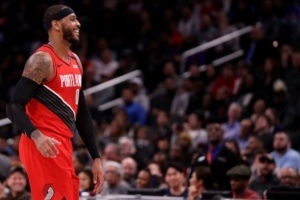 Genial Carmelo: 28 puntos y canasta ganadora en Toronto