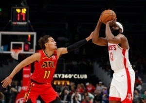 Harden y Young firman el primer duelo de la historia con dos triples-dobles de 40 puntos