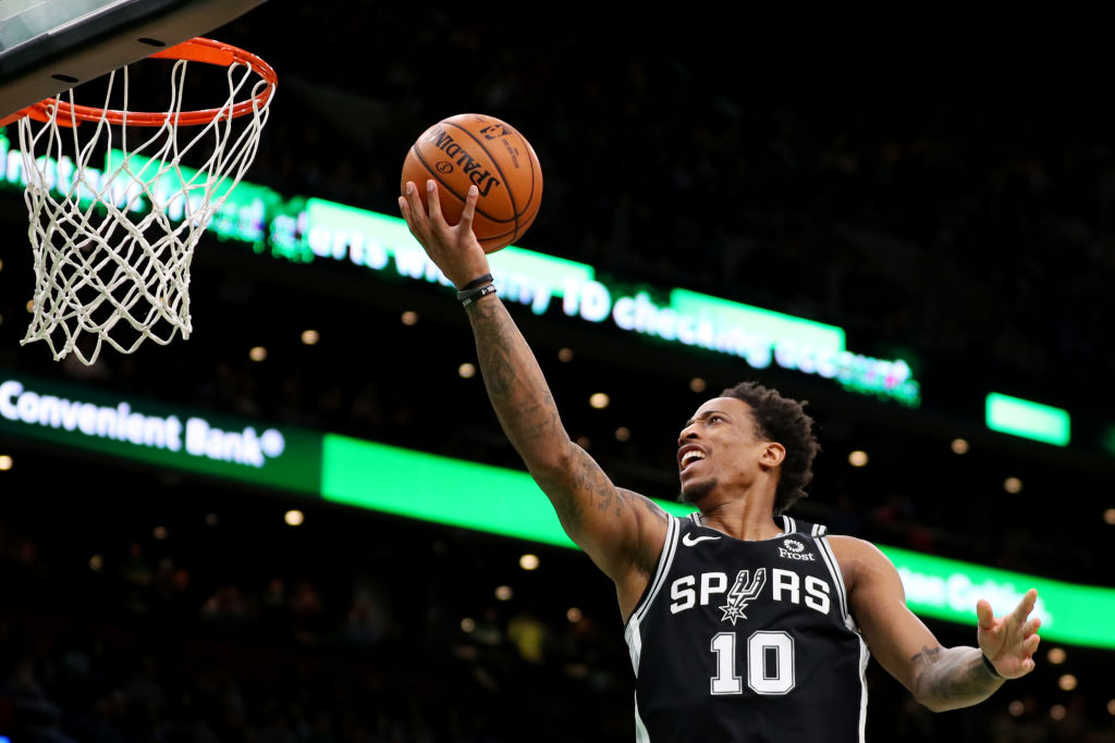 San Antonio remonta a Toronto en la reaparición de Siakam
