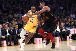 Los Lakers se dan un festín ante Cleveland