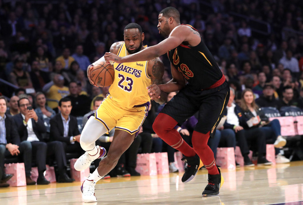 Los Lakers se dan un festín ante Cleveland