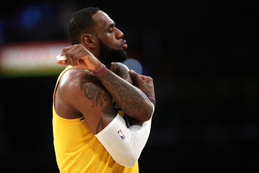 LeBron James y los Lakers siguen vendiendo más camisetas que nadie en la NBA