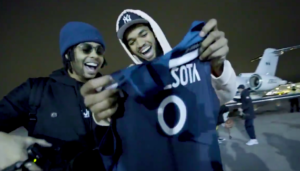 Towns recibe a su amigo D'Angelo Russell en la pista del aeropuerto