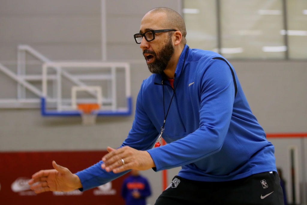 Fizdale cree que en los Knicks le faltó exigencia con los jóvenes