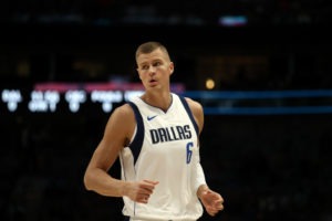 Dallas vence en Indiana con el mejor Porzingis de la temporada