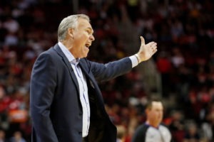 ¿Cómo van a jugar sin pívot los Houston Rockets?