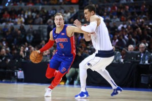 Phoenix negocia con Detroit el traspaso de Luke Kennard
