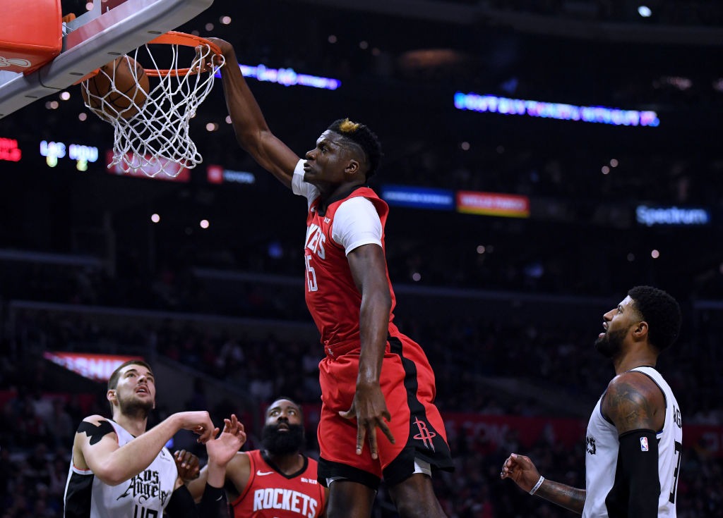 Capela podría debutar con los Hawks a mediados de marzo