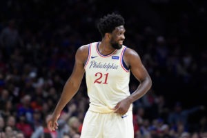 ¿Qué es eso de que los 76ers podrían deshacer la pareja Embiid-Simmons?