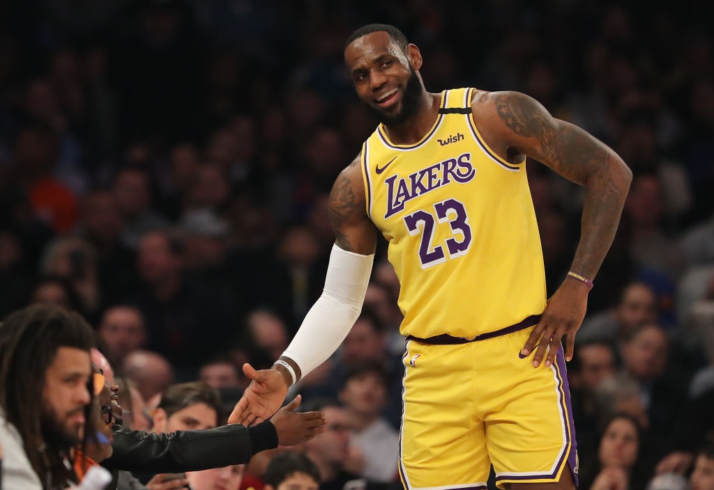 Los Lakers sufren para ganar a GSW en el debut de Wiggins