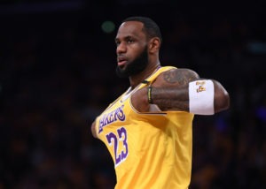 LeBron reedita un legendario mate de Kobe Bryant a modo de homenaje