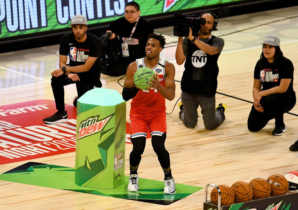 Buddy Hield, campeón del Concurso de Triples