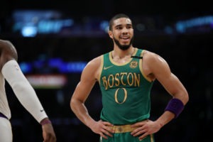El mejor momento de Jayson Tatum, ya top en la NBA