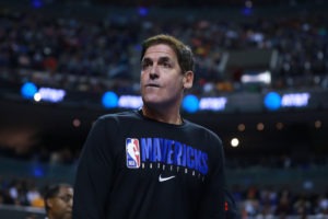 La NBA multa a Mark Cuban con 500.000 dólares