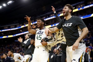 Los Jazz suman tres victorias consecutivas con 46 puntos entre Mitchell y Bogdanovic
