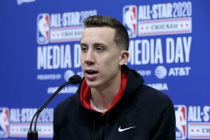 Un imparable Duncan Robinson anota 9 triples en el triunfo de Miami