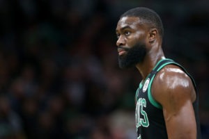 Jaylen Brown, al menos una semana de baja por una lesión en el tendón