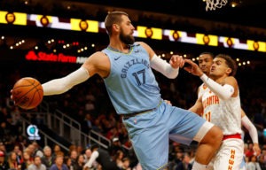 Los Grizzlies cumplen, derrotando a los Hawks
