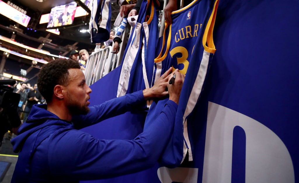 Los Warriors serán los primeros en jugar sin aficionados