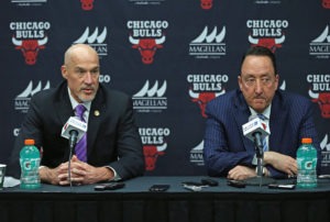 Gar Forman podría dejar de tener capacidad de decisión en los Bulls