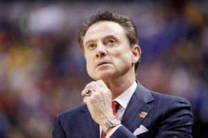 Rick Pitino deja Panathinaikos y vuelve al baloncesto universitario