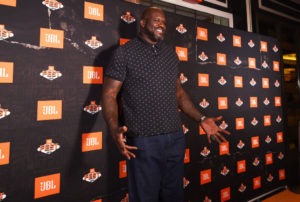 Los Lakers, a Shaquille O'Neal en 2004: ganas el anillo o estás fuera