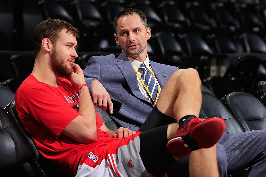 Karnisovas refuerza la directiva de los Bulls con J.J. Polk, de los Pelicans