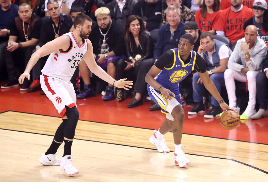 Kevon Looney pasa por el quirófano
