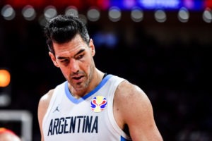 Luis Scola abandona el Olimpia Milano y se plantea la retirada