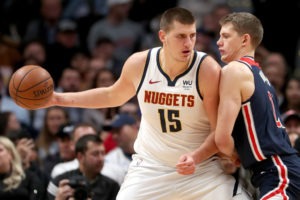 Los Nuggets cierran sus instalaciones por varios positivos de coronavirus
