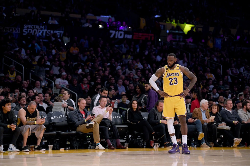 Los Lakers ganarán 12 millones de dólares por los partidos de temporada regular en Disney World