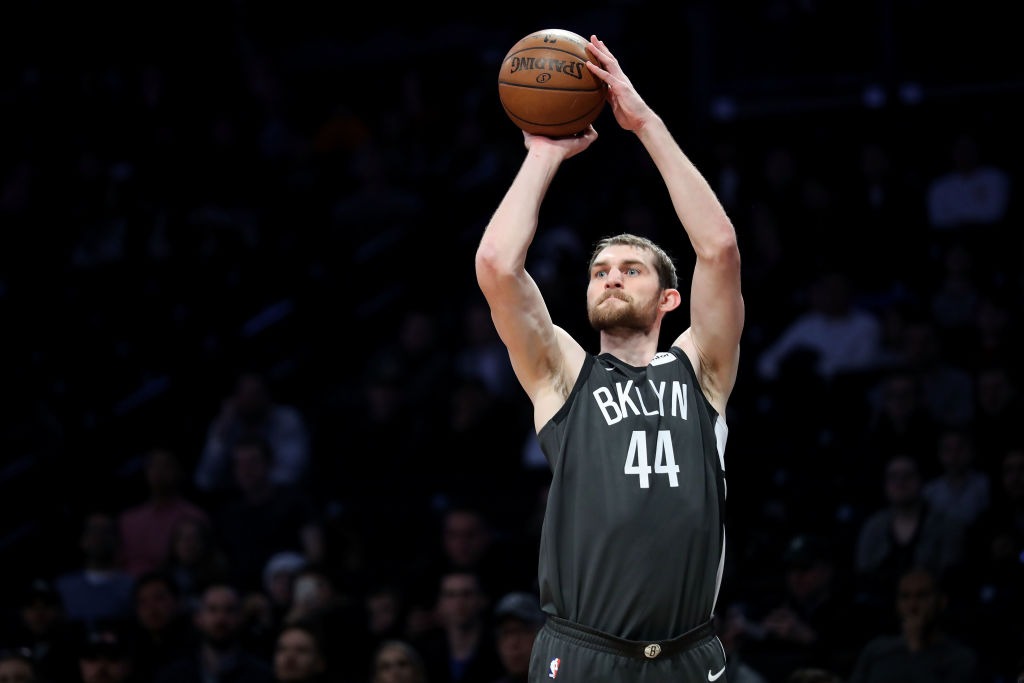 Los Spurs se refuerzan con Tyler Zeller
