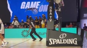 La energía del banquillo de los Lakers