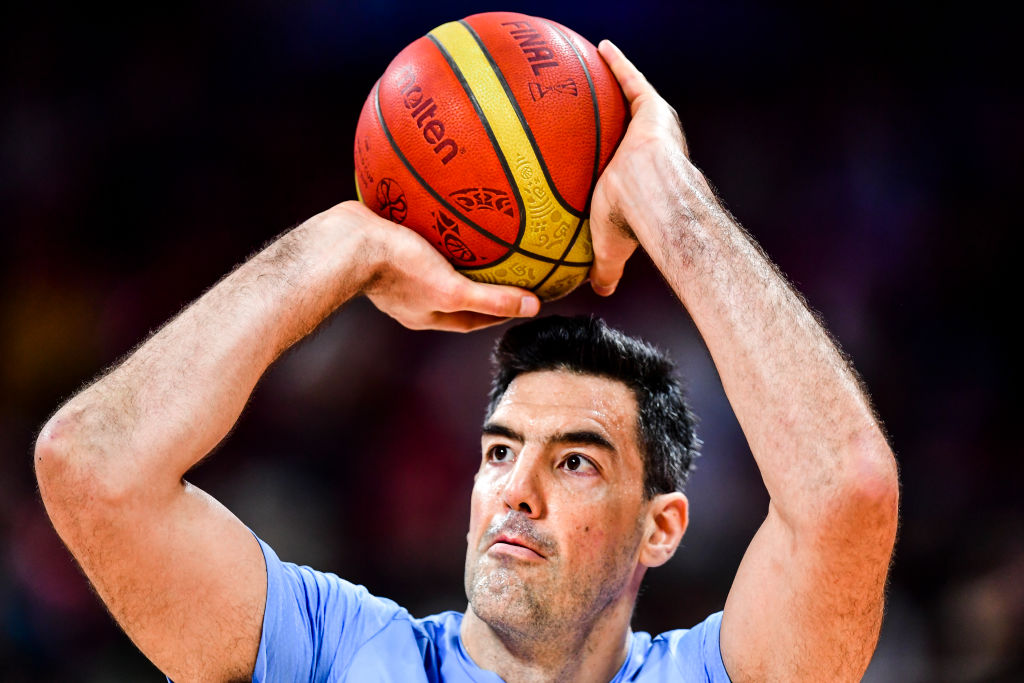 Luis Scola no se retira y firma con el Pallacanestro Varese