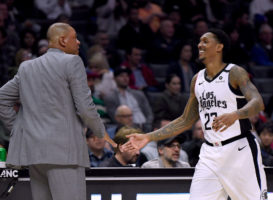 Doc Rivers espera que Lou Williams esté con el equipo en Orlando