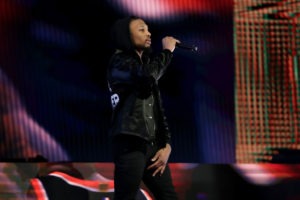 Damian Lillard convierte su habitación de Orlando en un estudio de música