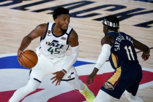 Donovan Mitchell atendió a los medios con un chaleco antibalas